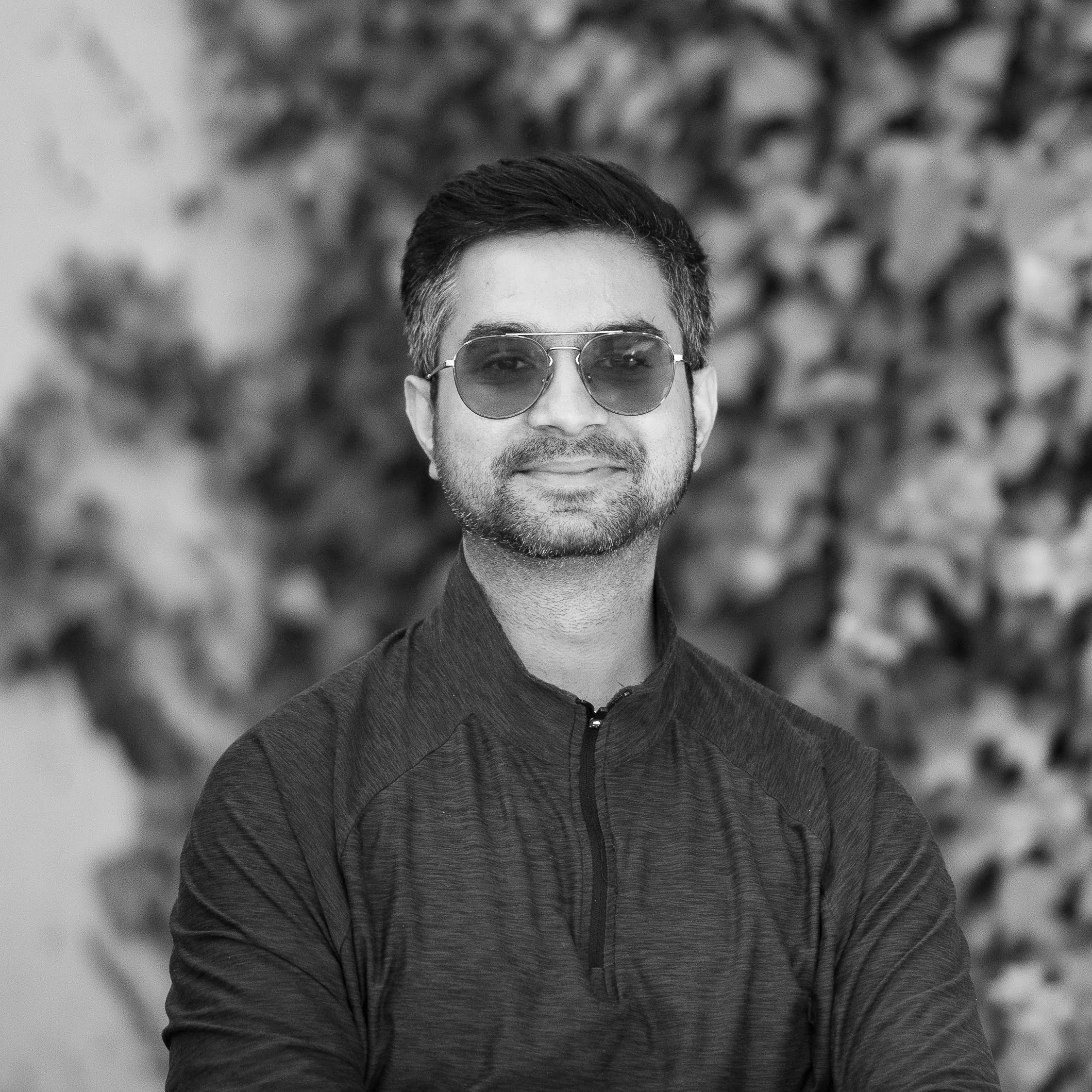 DSC_2026-2 Shivam Bhardwaj team picture